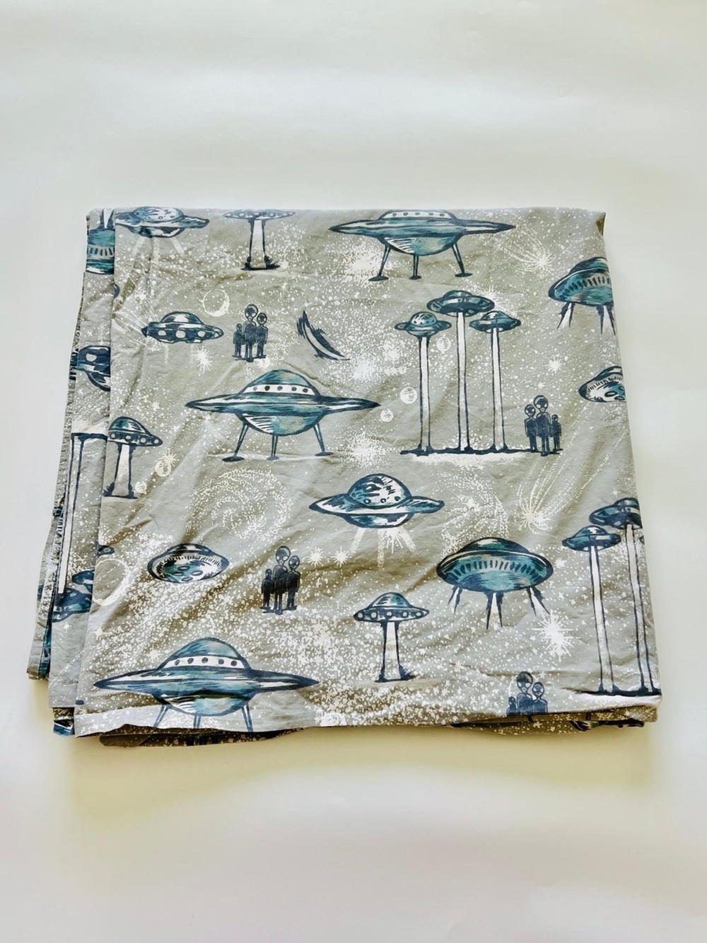Pottery Barn kids organic cotton queen duvet cover glow in the dark UFO